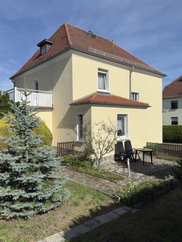 Ansicht von hinten Einfamilienhaus