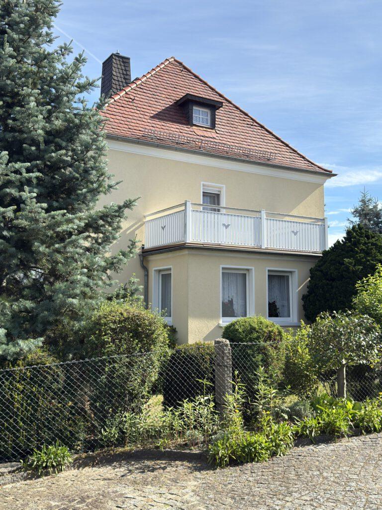 Ansicht von links des Einfamilienhauses